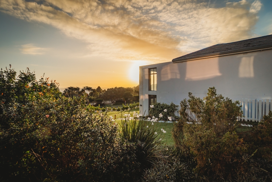 4 Bedroom Property for Sale in Herolds Bay Western Cape